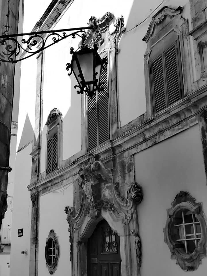 visitmartina's tweet photo. Marzo pazzerello, esce il sole e prendi l'ombrello. 🌂
In questa giornata uggiosa vi auguriamo un buon inizio settimana a Martina Franca. 💜
📸 Anna Lorusso
#martinafranca #valleditria #puglia #weareinpuglia #coopserapia #puglia365 #visitmartina https://t.co/WK5WYWBgPI