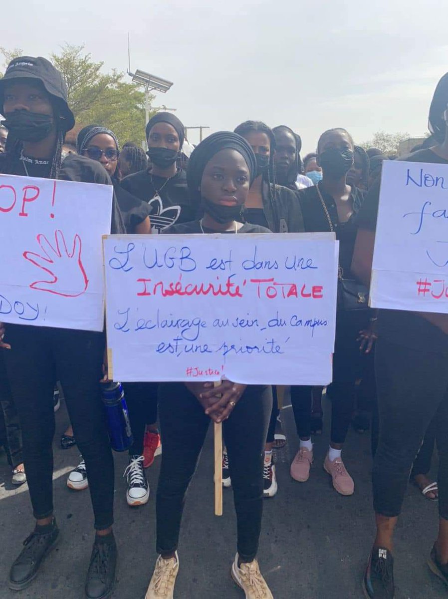 jalybadiane's tweet photo. Les étudiants de l’université Gaston Berger de Saint Louis disent non aux violences faites aux étudiants et aux ÉTUDIANTES !!!
#ActionUGB #Dafadoy 

CP : @warkhaTV https://t.co/UxnPamVqUZ