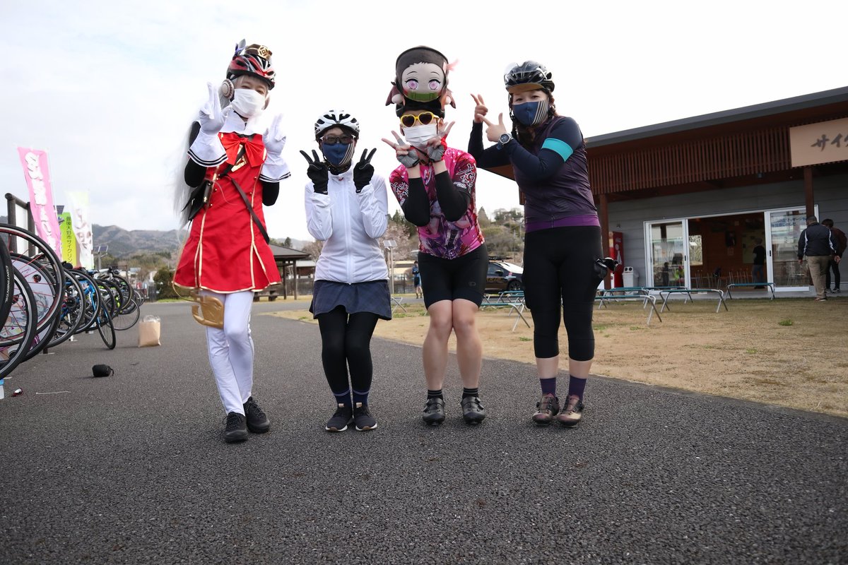 hazuki524's tweet photo. 昨日のやまなみハイウェイSPA RIDE 2022のBコースに参加してきました
40キロのまったりしたコース(獲得標高1231m)だったので 思い切り楽しんできましたよ
その後こっそりAコースの応援
帰りに長者原で記念撮影📸
温泉♨️に入って帰宅
今回の大分ぶち楽しかったです(笑)
#スパークルおおいた
#SPARIDE https://t.co/z5qhZK8iUX