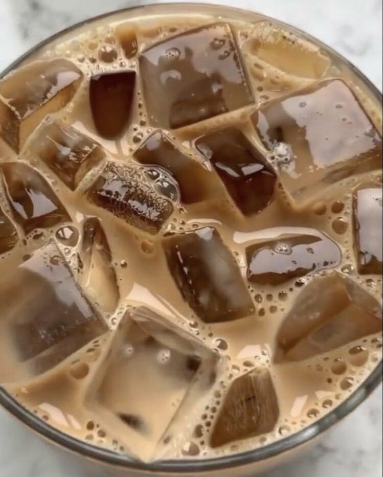 RT @3hr00am: Iced coffee https://t.co/YIb59McOx3
