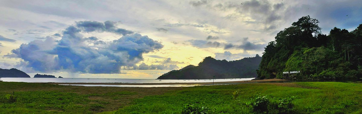 bagus_ari_p's tweet photo. Menemukan senja kala itu #bandealit #pejuangdata https://t.co/L1Af5oCZJ5