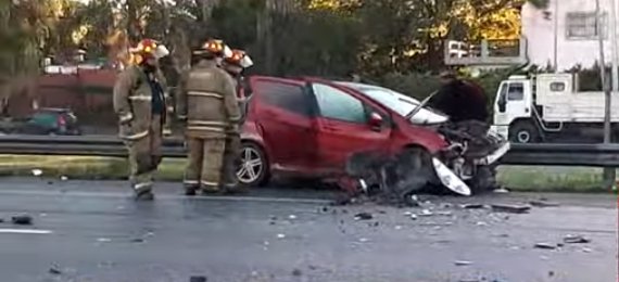 AlertasTransito's tweet image. #Choque múltiple entre 5 vehículos en #Panamericana ramal #Campana km 41 mano al Norte. 2 heridos. 
Desvío hacia colectora DEMORAS

#AlertasTránsito