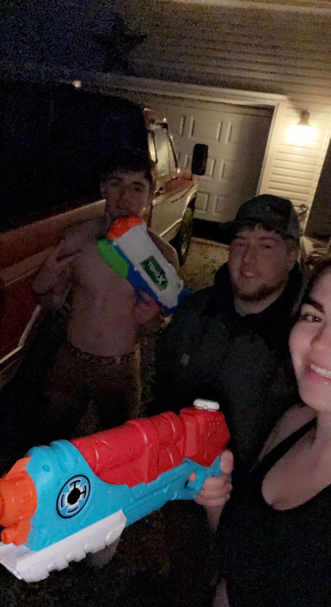 addie and skylar get seth out !