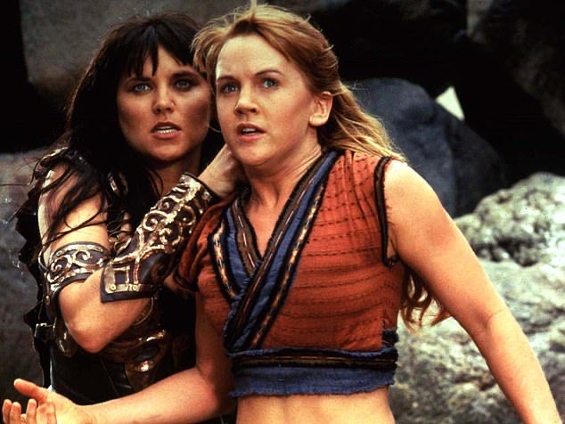 SchwigelMindy's tweet photo. Good Morning Beautiful Xenites and Happy Monday!!! Yes, it’s Monday! But don’t let it get you down. It maybe a new week, but start it with a smile, a laugh and a spark in your soul! If you follow this, the rest of the week will go smoothly! 😉👍🌈💜🦋⚔️🏳️‍🌈 https://t.co/thORlHALe3
