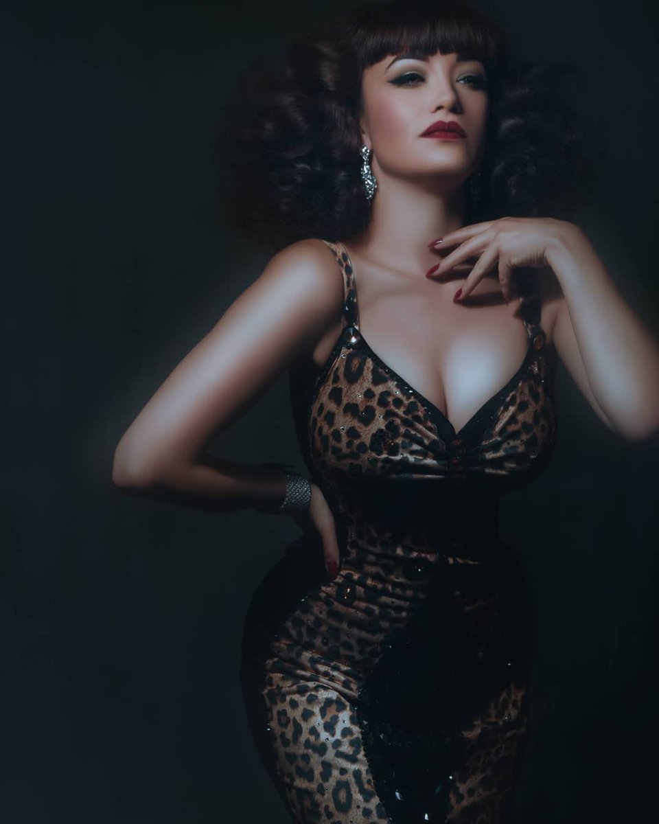 #HASTINGS! Are you ready for this wild thang 🐆 to hit the stage? THIS SATURDAY <a href="/BettsieBonBon/">Bettsie Bon Bon</a> will be treating us to her incredible striptease tricks &amp;  treats at <a href="/MaryintheCastle/">St Mary inthe Castle</a>

🌟 showtime 7.30pm
🌟 over 18s only
🌟 outsavvy.com/event/7408/hun…

Image by <a href="/VerveRockabilly/">V's Anchor Studio</a>