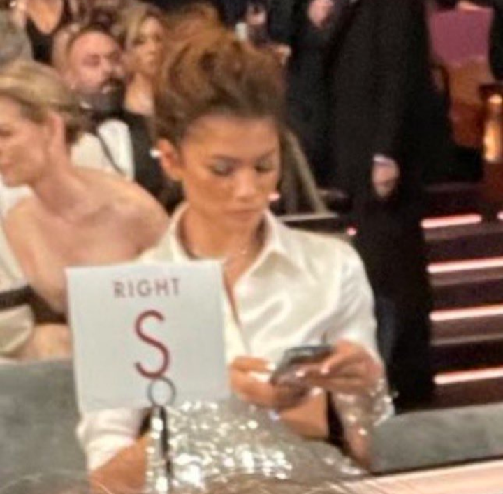 "amor, você não acredita, o will smith acabou de dar um socão na cara do chris rock"
