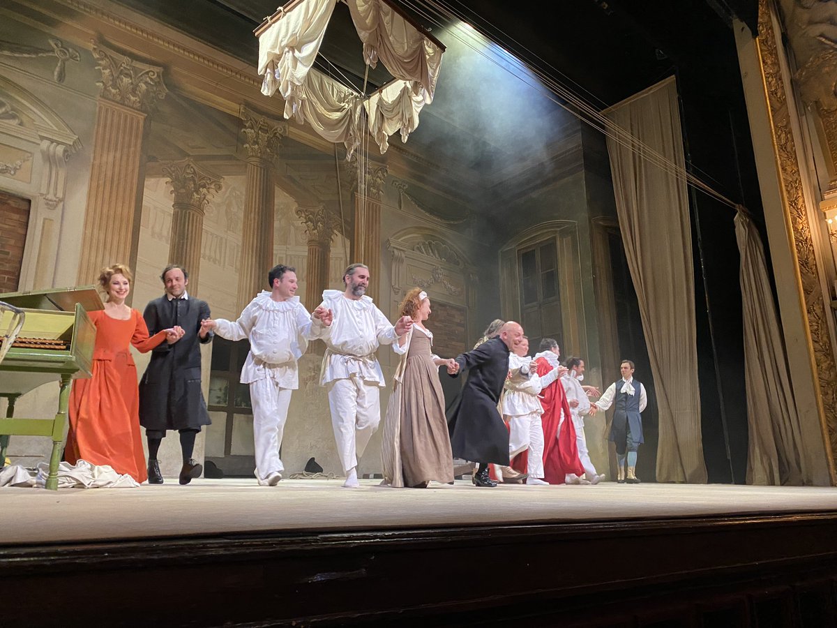 Molièrathon 2022 - Le Malade imaginaire <a href="/ComedieFr/">Comédie-Française</a>. 
<a href="/GGallienne/">Guillaume Gallienne</a> campe avec talent un Argan qui lui va comme un gant. 
Entouré des formidablement drôles <a href="/ChristianHecq/">christian hecq</a> @YoGasiorowski #ClémentBresson #JulieSicard 👏🏻👏🏻