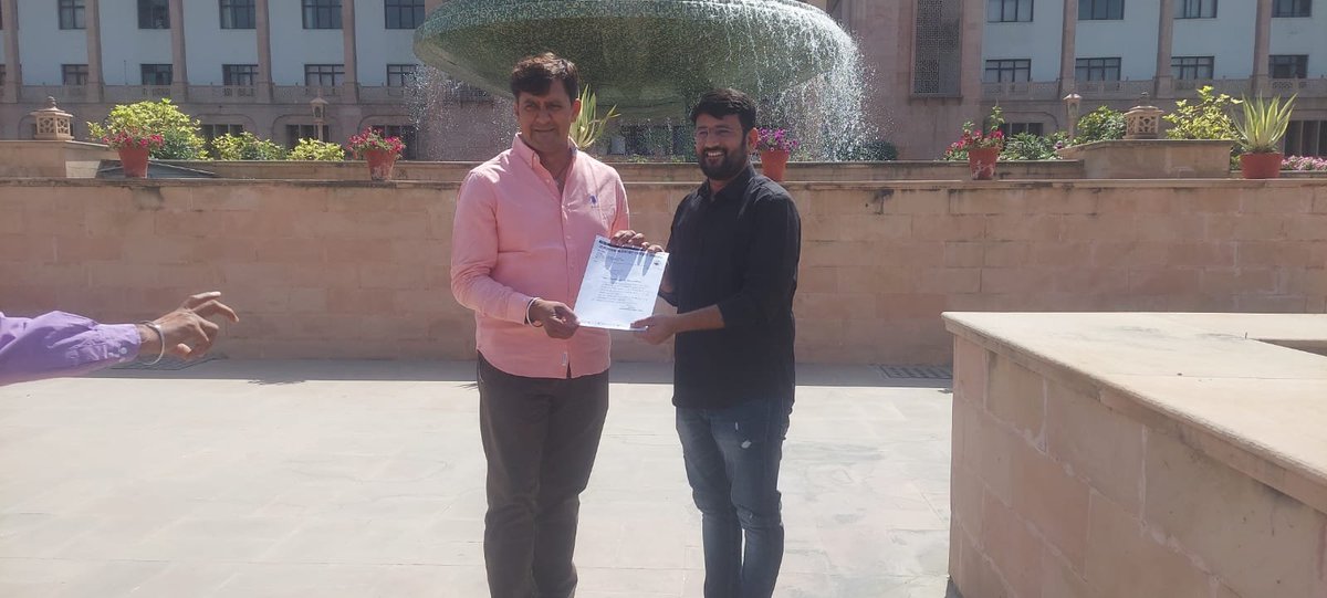zeerajasthan_'s tweet photo. महासंघ की ओर से बीजेपी और कांग्रेस के विधायकों सांसदों से मांगा जा रहा समर्थन,चौमूं विधायक @ramlalsharmabjp  की ओर से बेरोजगारों को मांगों को लेकर दिया समर्थन
@Lalitverma510 https://t.co/EBkAMO8hcH