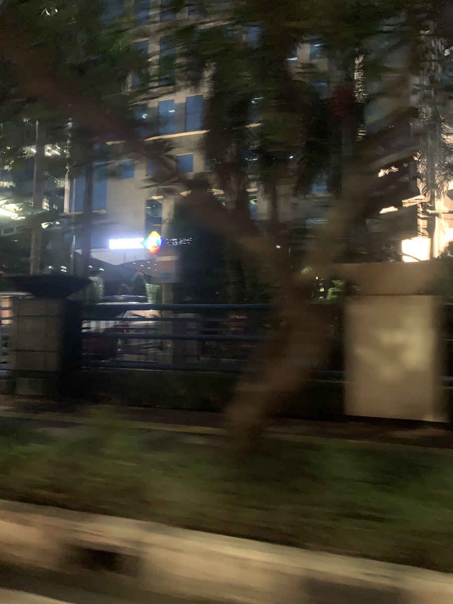 alexashia's tweet image. abis lewat tempat askara lahir + iminci tower, rasa-nya mau demo ttg #IkatanCintaBadScript 🤣🤣

#IkatanCinta