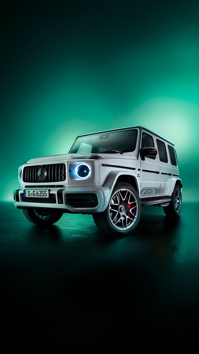 carswithgreg's tweet photo. To celebrate 55-years of AMG, Mercedes-Benz will be releasing a few special edition models, starting with this G 63 "Edition 55".

Read more: https://t.co/w9jO60m4ZW

@MercedesBenz_SA @MercedesAMG #mercedesbenz #G63 #specialedition https://t.co/SvDRctGucH
