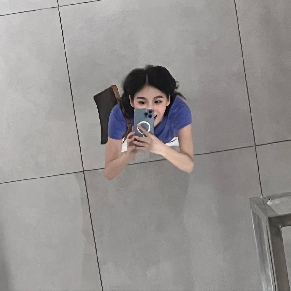 loverrukk's tweet photo. 🛋 https://t.co/ZyCfNZJcVp