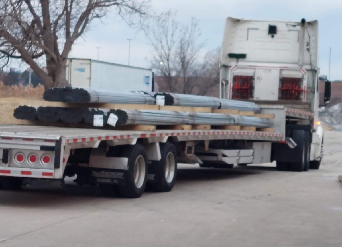 THEdepotdan's tweet image. That moment when MRO delivers $42K of conduit to help keep your customers timeline moving...priceless 😎 @BobPold @wewin382 @jasonbarker195 @Jason_Schelvan @BrianTHDPro @SarahProQueen