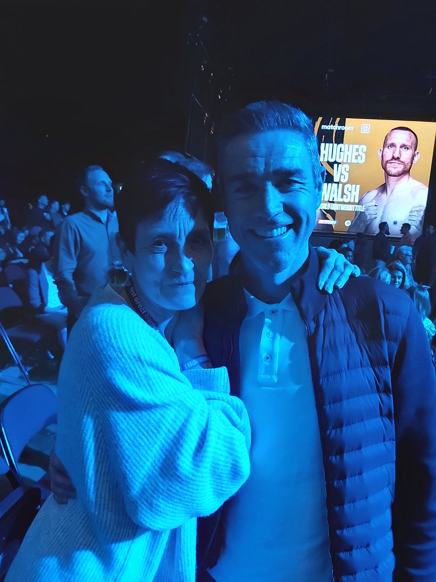 Was an honour and pleasure to meet the lufc legend <a href="/Andrew10dog/">Andrew hughes</a> <a href="/boxing/">The Boxing Zone</a> on sat night thanks for the pic #AHIFB