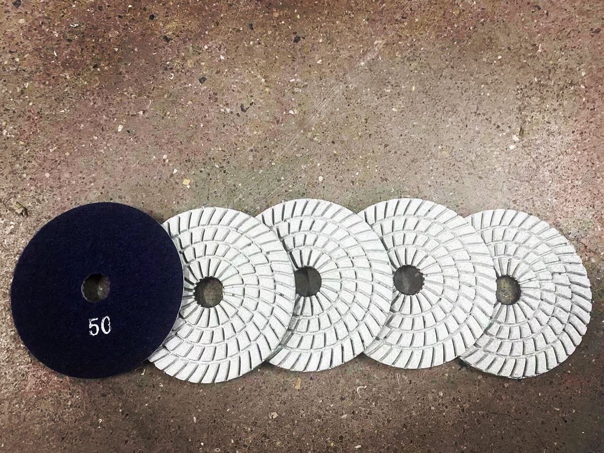 dialead12's tweet photo. Two options: copper bond polish pads and regular ones for #marble #naturalstone #fabricators #installers #countertops #worktops #vanitytops #engineeredstone #naturalstone #renovation #restoration #contractor #buildingsupplie #tilepolish  #stonecleaning #ceramicpolishing https://t.co/qef4RuEtdK