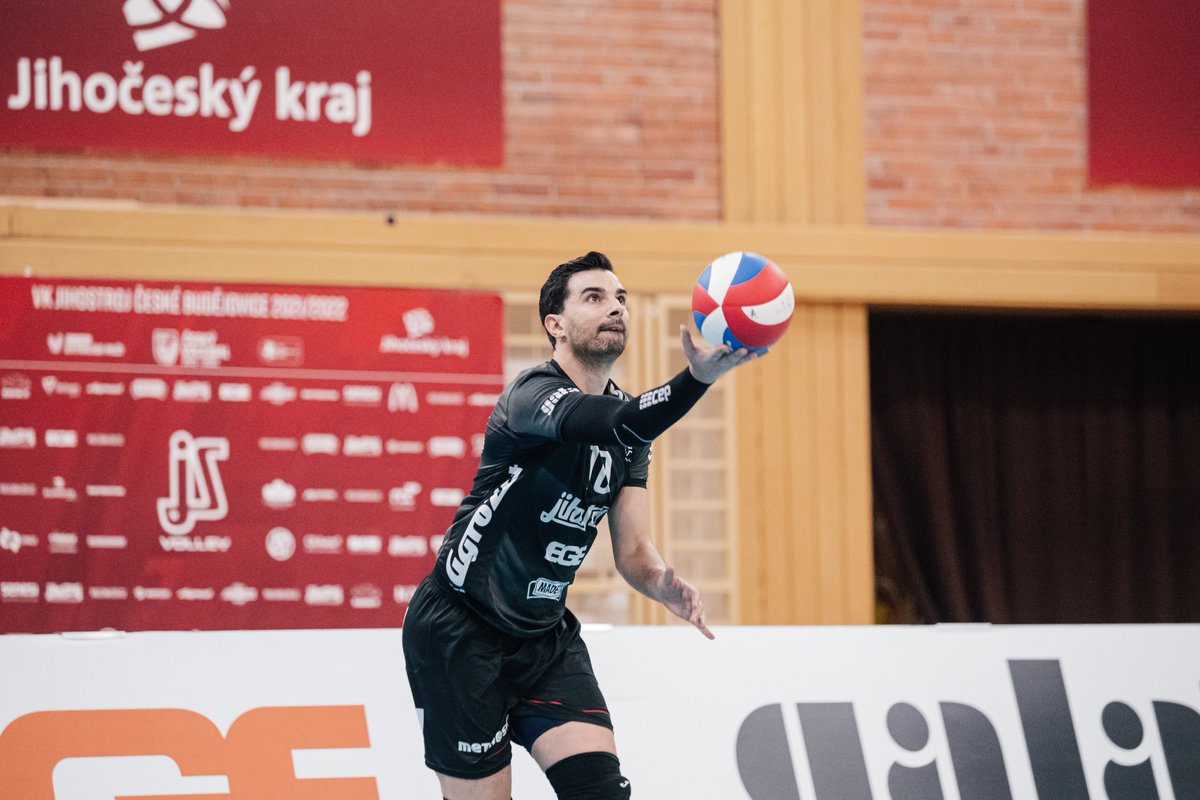 VKJihostroj's tweet photo. 📸 | Vydařený start play-off 👌🏻 Pokračování už zítra v hale @skvusti 🔜

Foto: @kubatdan14 https://t.co/1v9i3Jjak4