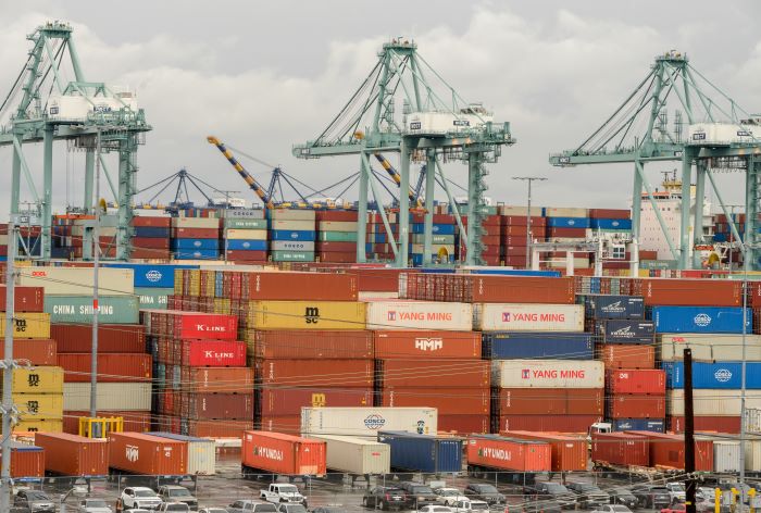 Michael_Angell's tweet image. Year to date, 36 unladen container ships, two more than  all of 2021, called @PortofLA and @portoflongbeach to sweep empty containers, which swamped the ports. Same here as @PortNYNJ saw 7,000-TEU ship this weekend for #emptycontainers bit.ly/3Nw8M62 via @JOC_Updates