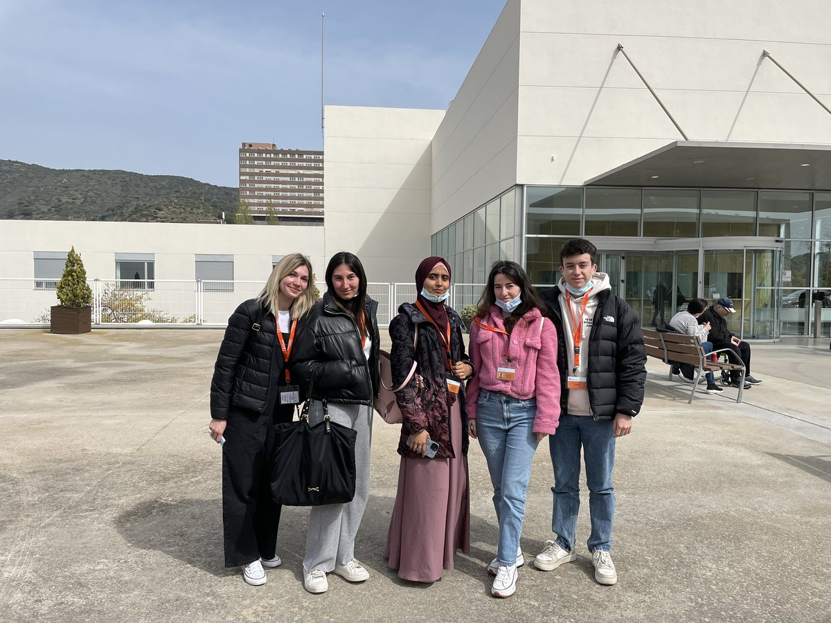 infermeriaIG's tweet photo. 👨‍🎓 Damos la bienvenida a las alumnas de 4to de grado en #enfermería @EuiSantPau y técnico de diagnóstico por la imagen @InsBonanova que inician sus prácticas en el Área Enfermera @IGuttmann @docenciaIG 🤗

#Enfermeras
#Nurse
#RayosX 
#Neurorrehabilitación https://t.co/k9hoUVgt3v