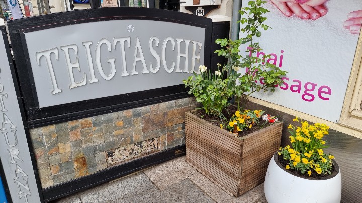 _Matthze_'s tweet image. ☝️Wir müssen streng unterscheiden zwischen Thaig-Tasche und Tei-Massagen!!!