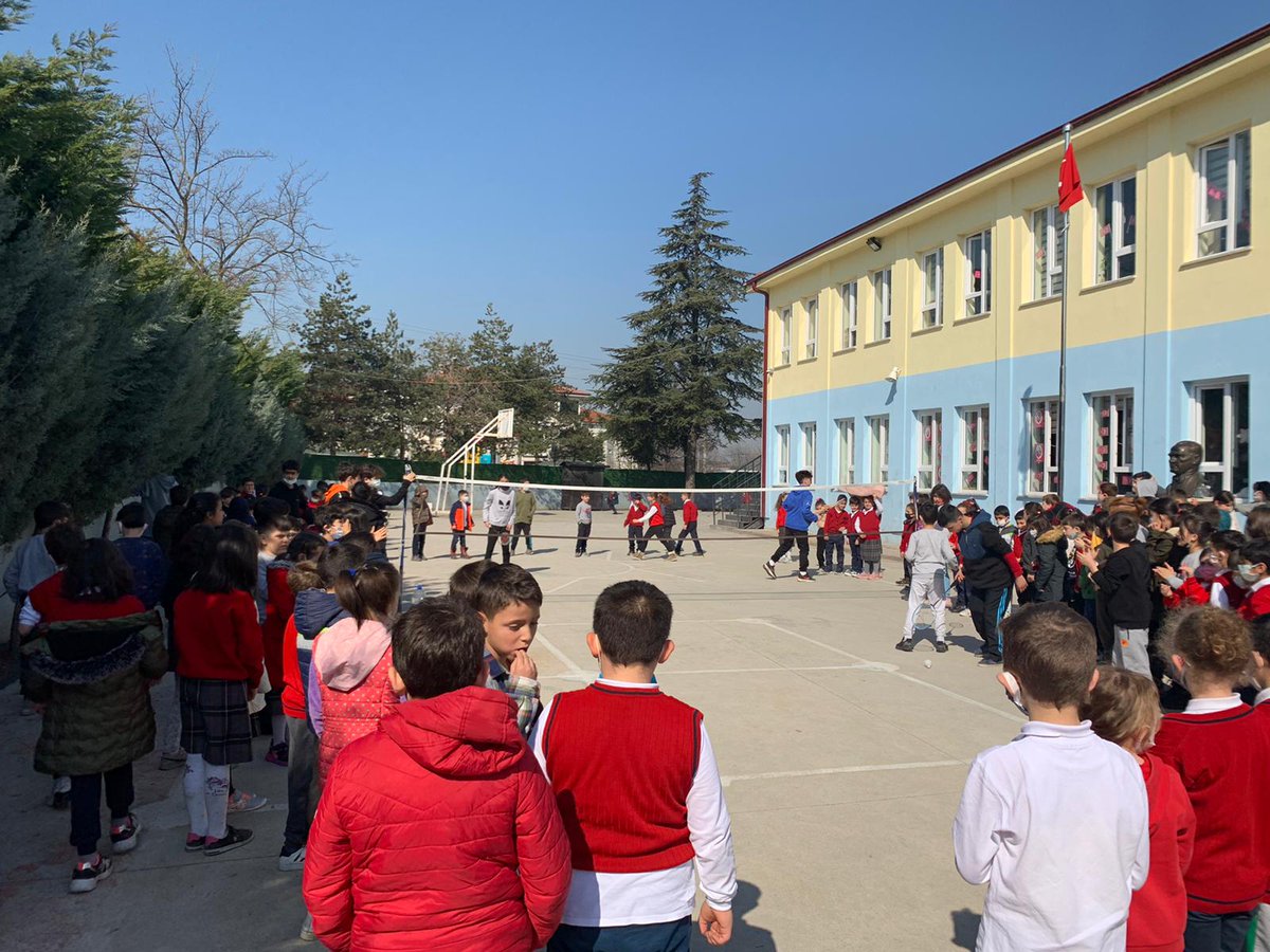 📍 Sapanca İlçe Spor Müdürlüğü

⭐️Badminton 🏸

 Badminton 🏸, branşı tanıtımları Sapanca Sinan Göksun İlkokulunda yapıldı. #sporcuyuzbiz