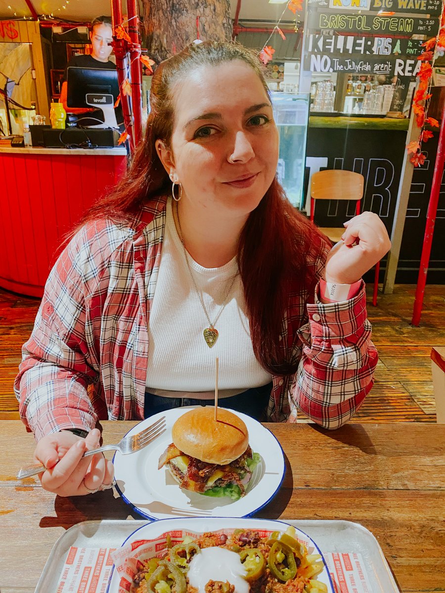 Just a little reminder that healing your relationship with food is HARD. But it's worth it. I wouldn't miss out on brunch or burgers for anything 🥂 🍔

#healing #relationshipwithfood #health #nutrition #foodfreedom #intuitiveeating #food #mentalhealth #stopdietingstartliving