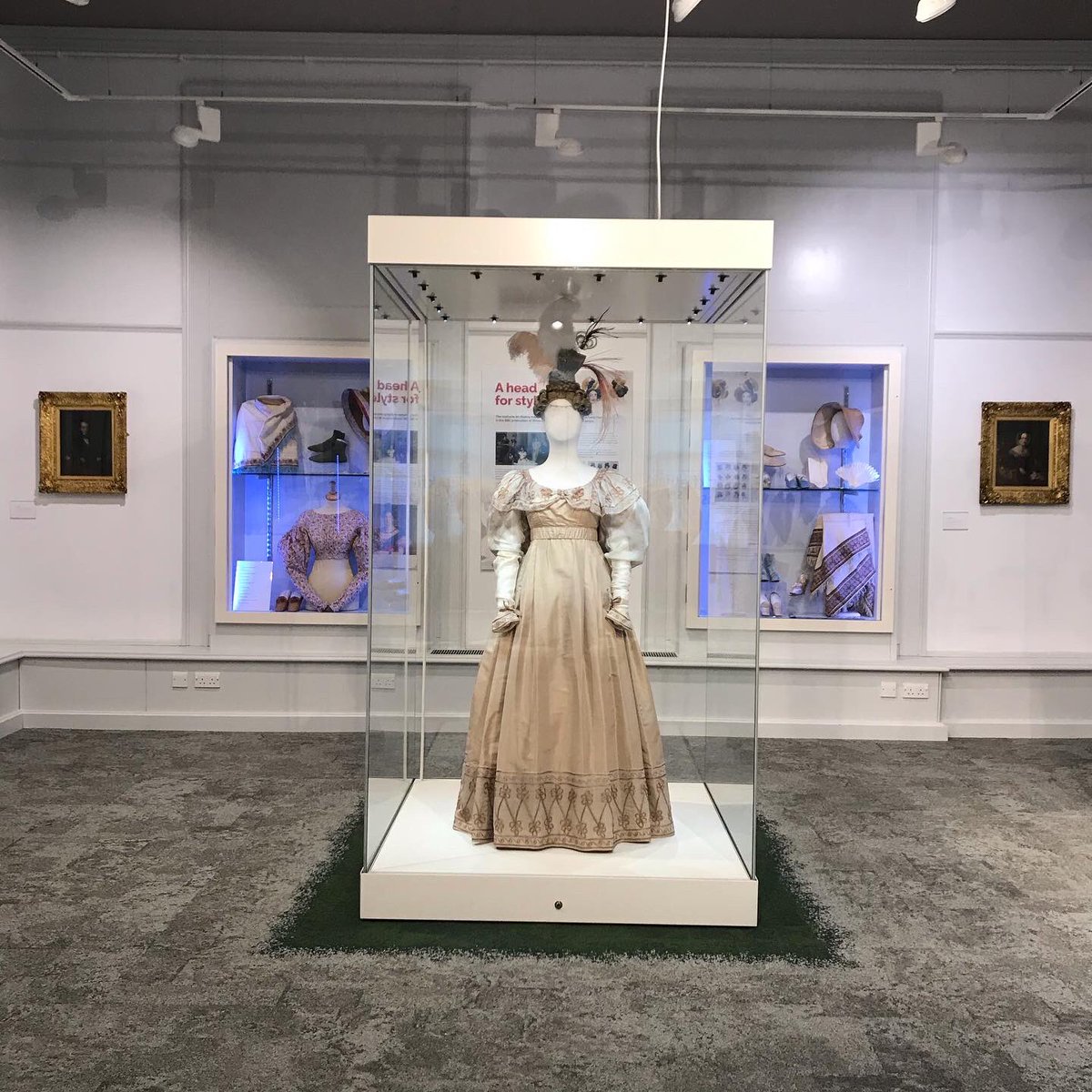 MuseumElinor's tweet photo. It’s finally done! ‘Fashion in Anne Lister’s Time (1791-1840)’ my new exhibition @bankfieldmuseum is open! Thanks to all the museums and makers who have contributed its been a lovely exhibition to work on! #BankfieldFashion #1830s #Halifax #MuseumPartnership https://t.co/vVJ1JO35cH