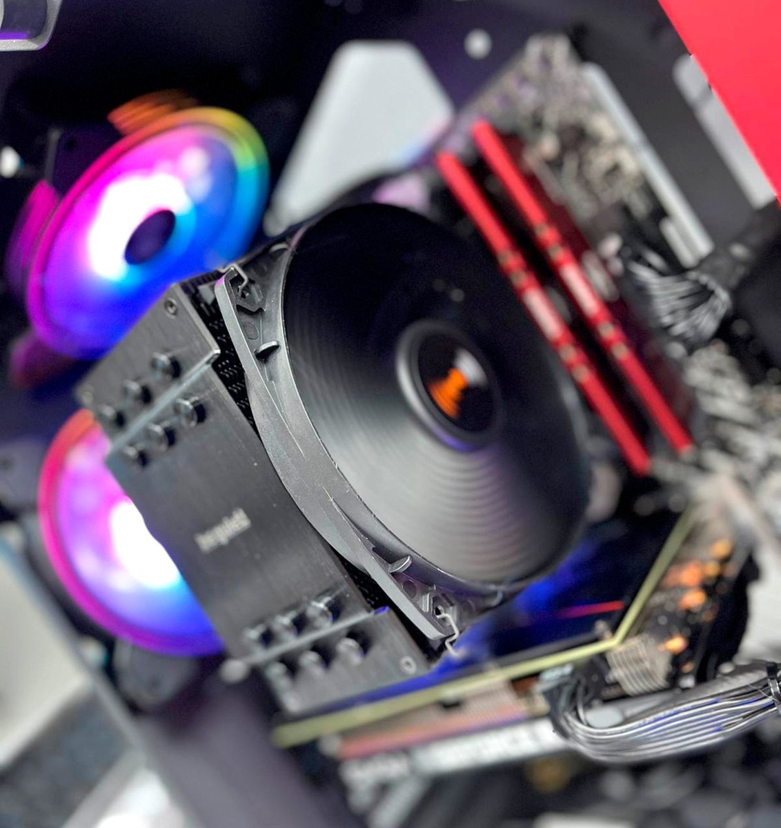 wipoid's tweet image. 🧑🔧📋
Caja-Kolink Big Chungus Hench
MB-@ASUS_ib Prime Z690P D4
CPU-@Intel_Spain i5 12600K
GPU-@TEAMEVGA RTX 3060Ti XC
SSD-Kioxia EXCERIA 1TB M2
RAM-@teamgroupinces Vulcan Z 3200 32GB
Fuente-@NZXT_ES C850 850W Gold
Disipador-@bequietofficial DarkRock4
#wipoid #pcbuild #kolink