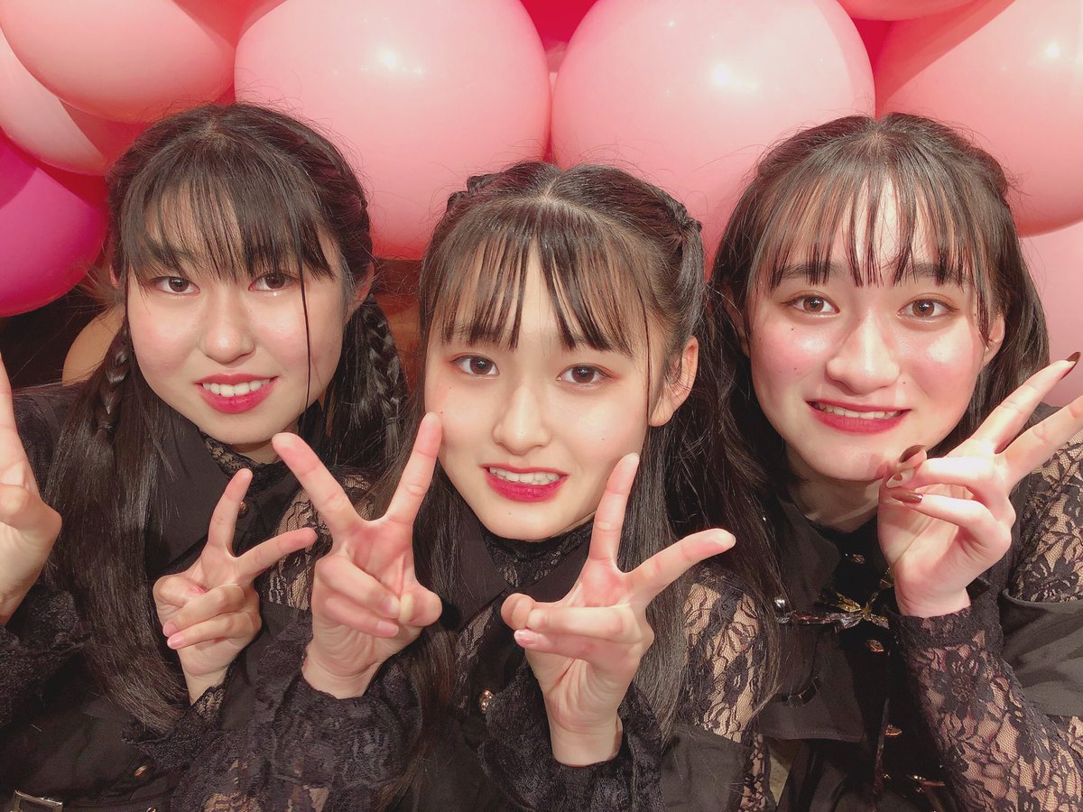 2ndsakupi's tweet photo. 🌸さくらピ〜ス☆ THE FINAL！🌸
昨日沢山の人に囲まれて素敵な空間で最後のステージを終えました✨3人でさくピらしく笑顔で卒業しようと決めて、約束通り笑顔溢れる1日になりました❤️
一緒に盛り上げて下さった豪華な共演者の方々にも感謝です！
本当に本当にありがとうございました💖
#さくらピ〜ス https://t.co/QME82kvp4K