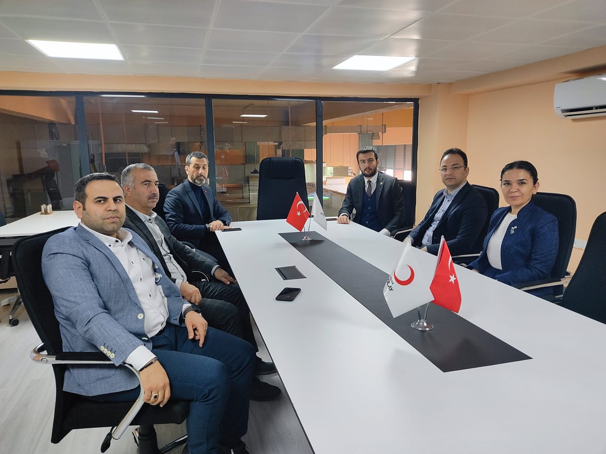 Yönetim Kurulumuzu aşevimizde ziyaret eden Gaziantep Milletvekilimiz Sayın <a href="/yukselmuslum27/">Müslüm Yüksel</a> ile istişarelerde bulunduk.

Ziyaretleri ile bizleri bahtiyar ettiler.

<a href="/Kizilay/">Türk Kızılay</a>
