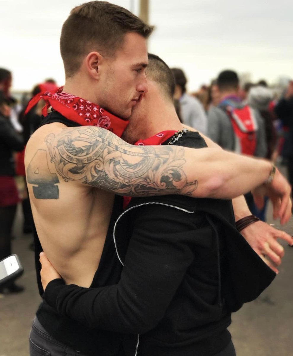 GoalsGays's tweet photo. Well sorry for being a hopeless romantic in today’s world. https://t.co/DejDyzmKFu