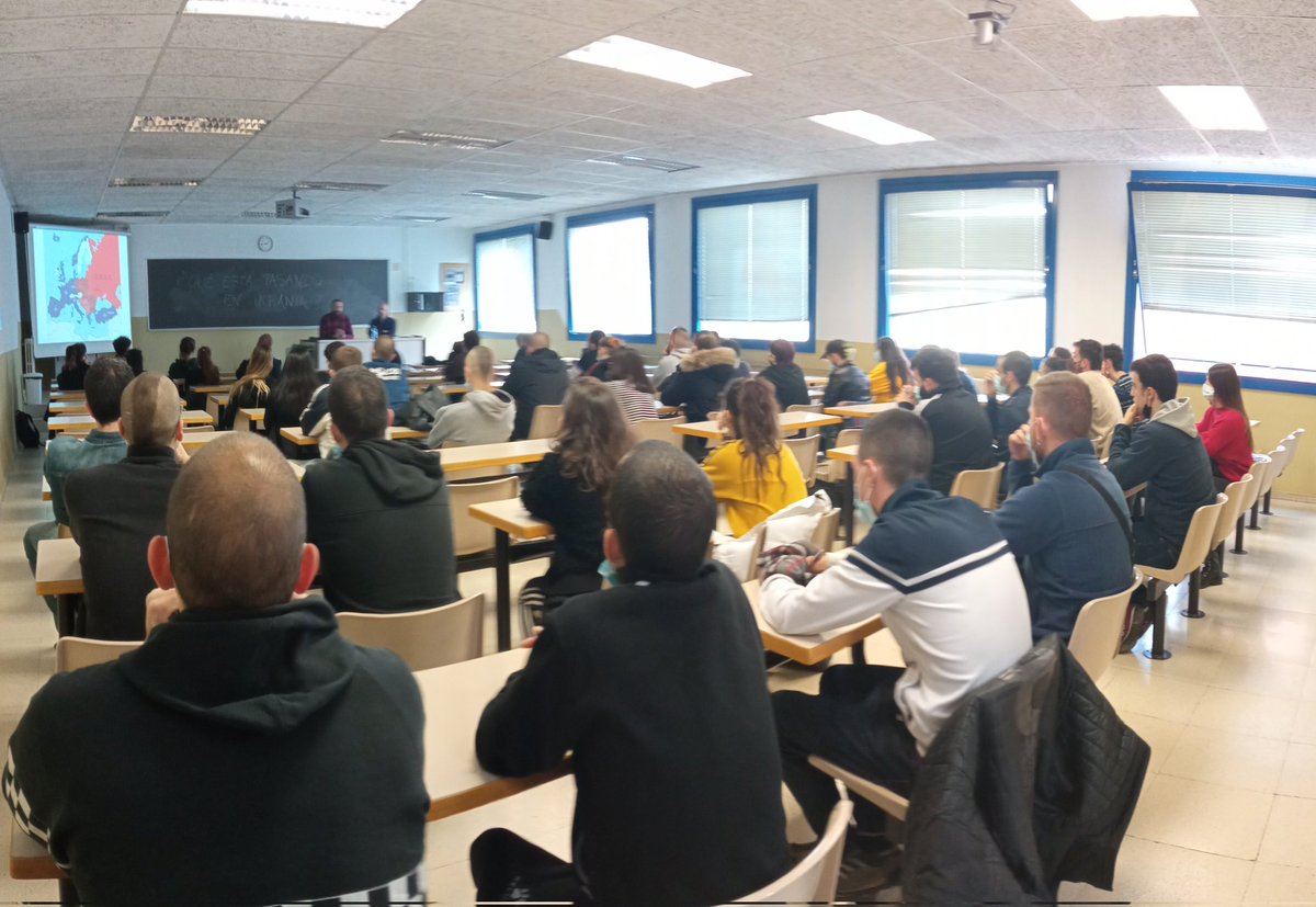 Charla "Qué está pasando en Ucrania" en la Universidad Autónoma de Madrid.
Muchas gracias a todxs lxs asistentes.
Contra el discurso y la manipulación de los medios de masas, contra las #fakenews
#SaveDonbassPeople 
#SolidaridadAntifascista 
#Internacionalista