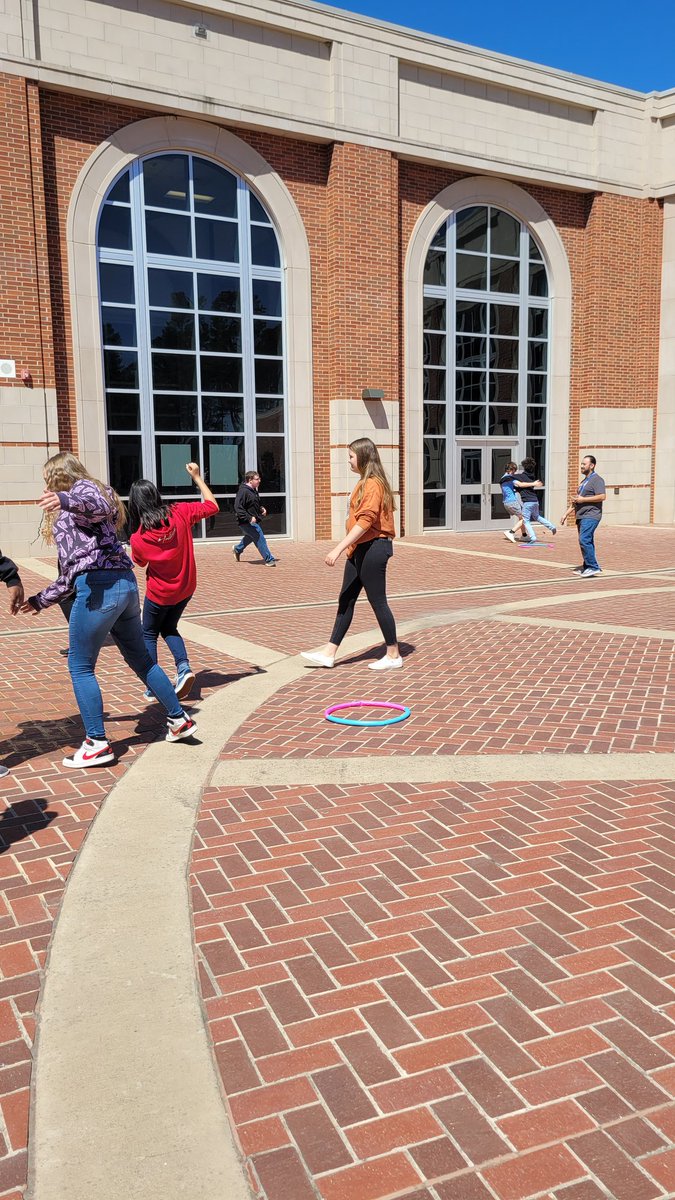 MizLock4's tweet image. Predator vs Prey
@ProfessorReb @clague_courtney @lewis_jerome  @TLMSGatorsChomp #TLMS #GATORS #8thGradeScience