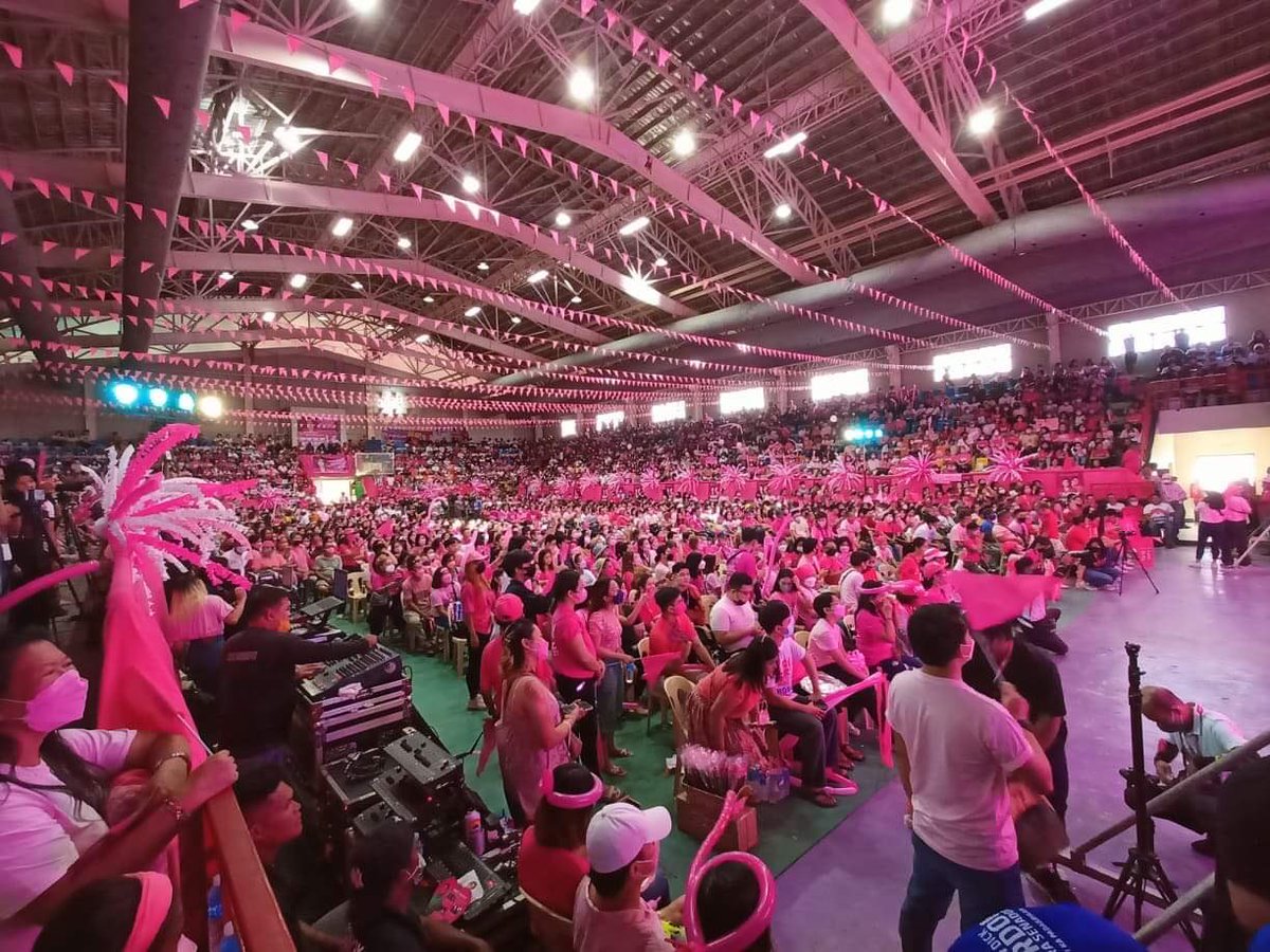 FayeReeTale's tweet photo. NEVER UNDERESTIMATE THE HEART OF A WARAY-WARAY 🌸💖 #CalbayogForLeni #CalbayogIsPink #SamarIsPink #SamaSamarTayongAangat #LetLeniLead https://t.co/tPb0i9g9SB