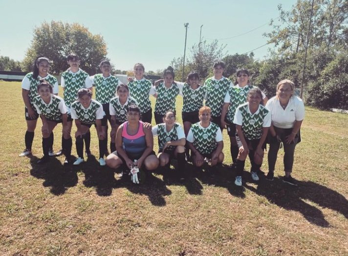 DondeNace's tweet photo. #FutbolFemenino Primera B - Resultados. 

Deportivo Curtidores 2 - Peñarol 1
@CurtidoresU 

Estrella 18 - Defensores de City Bell 0
@Estrella_Bsso 

Universitario de Berisso 7 - Liceo Nacional 0

Fotos: @Estrella_Bsso , Defensores de City Bell y Univeristario de Bersisso. https://t.co/1Sof3XRLDe