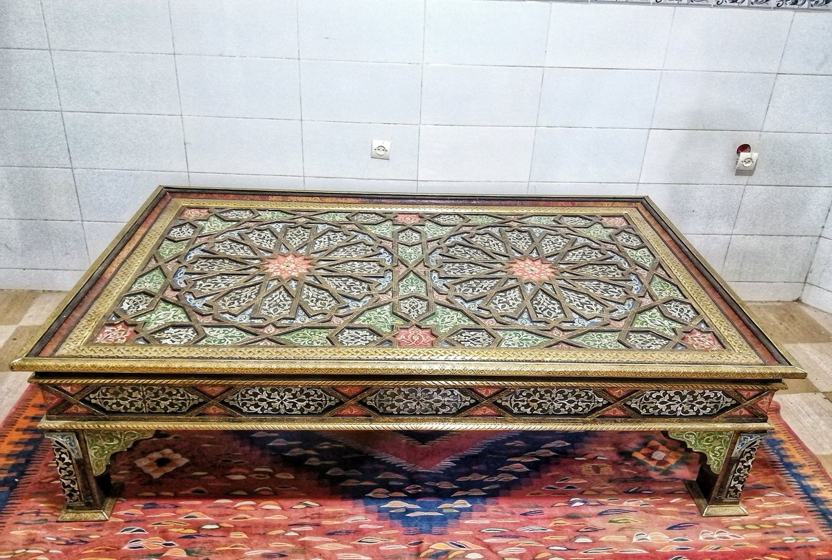 Oussamabout1's tweet photo. décor marocain meubles en incrustation d'os table de ferme table basse https://t.co/ZuBSrNOEu8 #artdeco #square #tabledesalleàmanger #epoxyresintable #woodliveedgetable #bohofurniture #dinningtableset #cofeetable #marocaindecor https://t.co/kpwZ2yRzD2