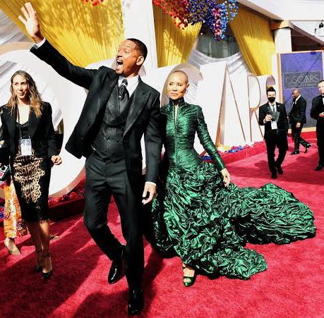 DR_Doom_Ec's tweet photo. -Yo en las fiestas 
#WillAndChris https://t.co/x1Hz5nEo1i
