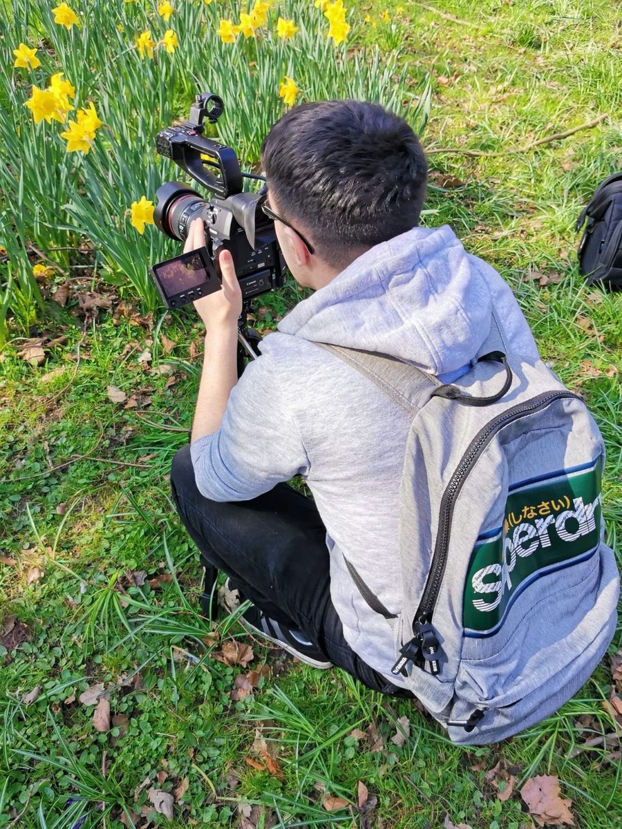 RunningAndrew1's tweet photo. It’s been a busy day for my media production students today. Live tv shows and filming for the NHS. Outstanding work. We don’t teach students to get jobs. We teach students to get careers. @UniCentreSCC @raerileymedia @EthangregsonM  @SamuelHayman3 https://t.co/yKrzmudIWM