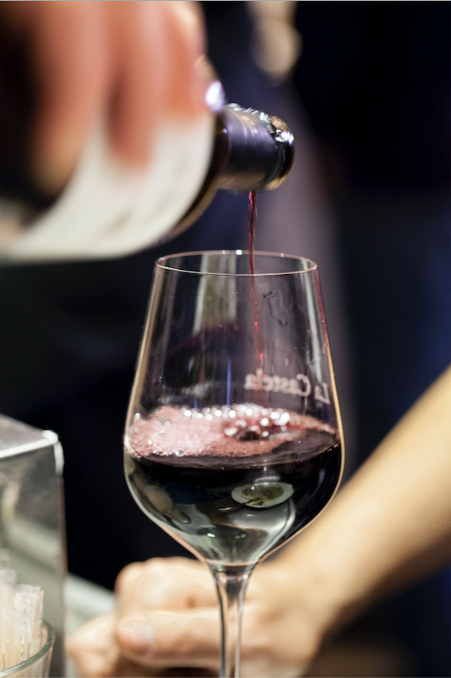 SpainFoodWineUK's tweet photo. Stress got you down? Sometimes things are simple! It's as simple as asking for another glass of your favourite red wine🍷  Superb quality and very aromatic, #Tempranillo is the star of Spanish grapes! 🇪🇸 
#SpanishWines https://t.co/iCnPR8Nn9f
