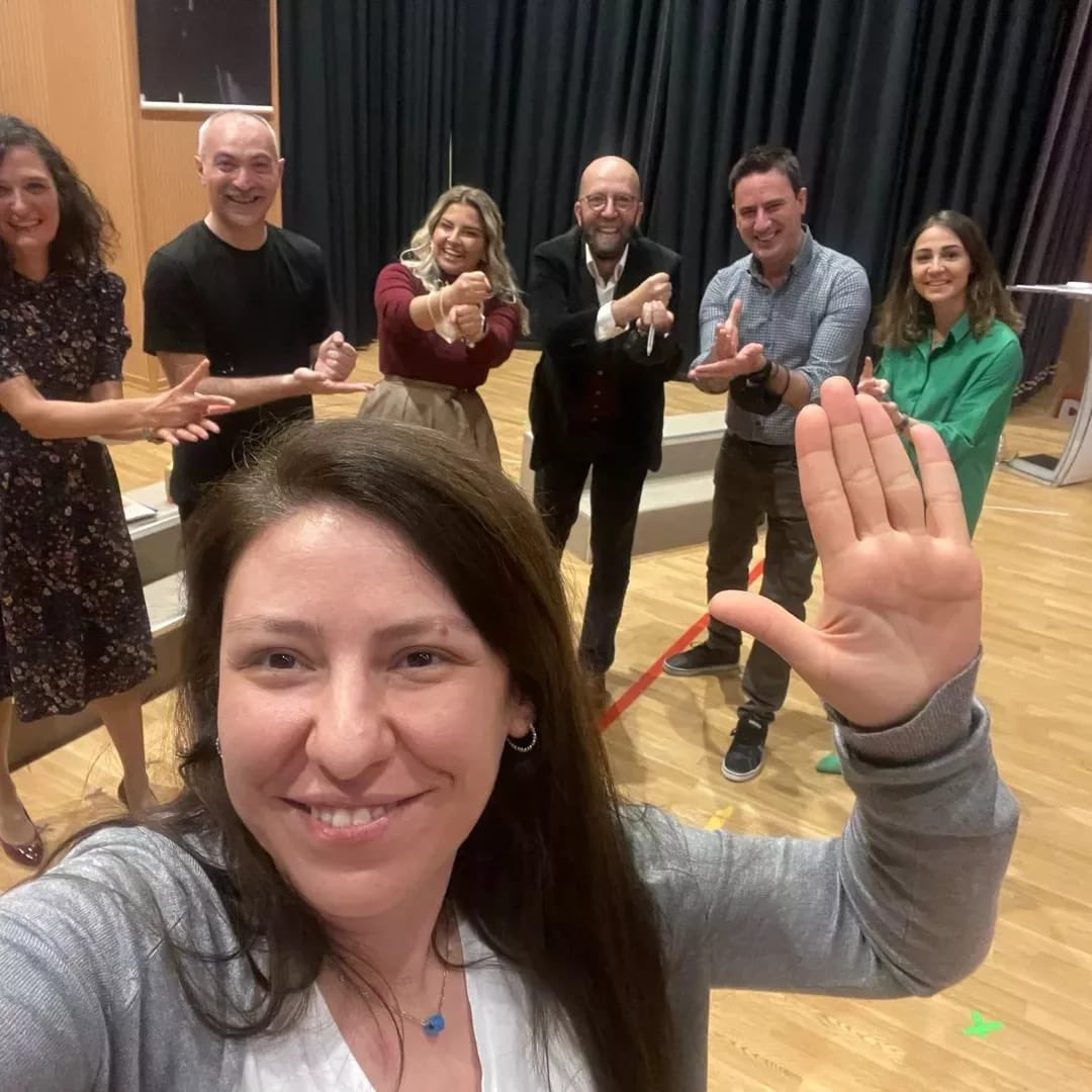 Yaşlı ve Cüce ya da Cüce ve Yaşlı isimli kitabımızın söyleşisini  İzmir Eraslan Okulları’nda gerçekleştirdik.