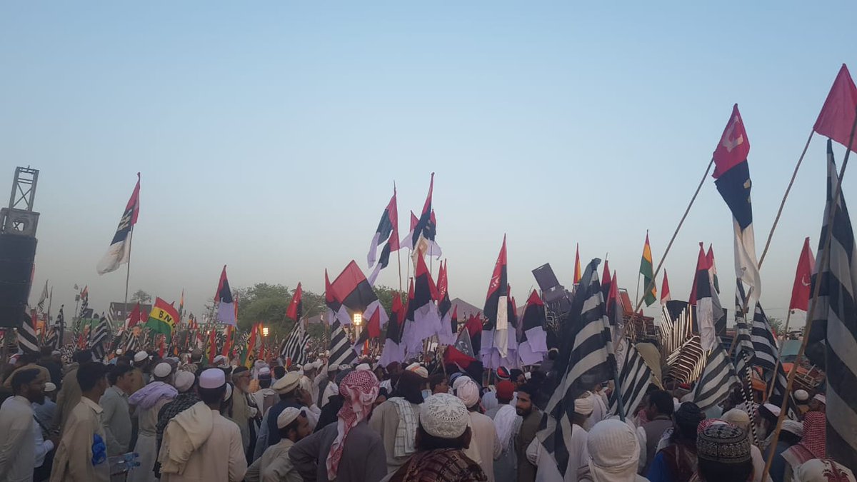 QWP_PK's tweet photo. قومی وطن پارٹی کے کارکنان پی ڈی ایم لانگ مارچ میں شرکت کے لیے قافلوں کی صورت میں مرکزی جلسہ گاہ اسلام آباد میں پہنچنا شروع ہوگئے
#QWP #PDMLongMarch https://t.co/mU7s51IulQ