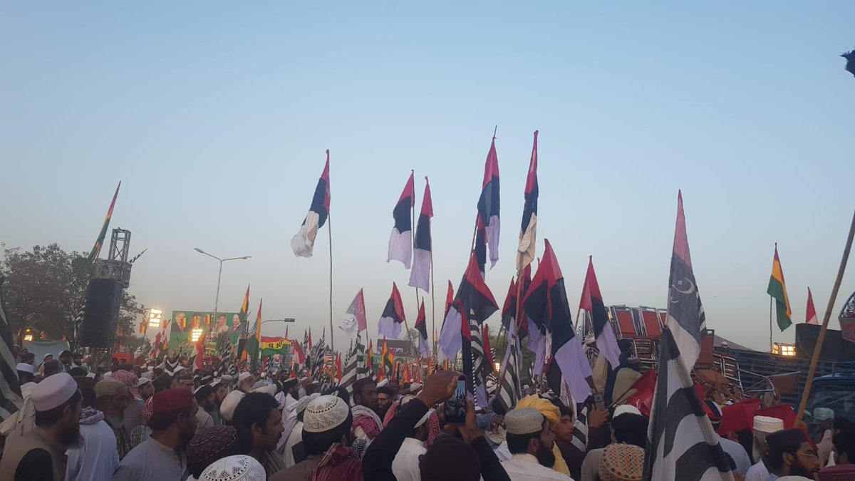 QWP_PK's tweet photo. قومی وطن پارٹی کے کارکنان پی ڈی ایم لانگ مارچ میں شرکت کے لیے قافلوں کی صورت میں مرکزی جلسہ گاہ اسلام آباد میں پہنچنا شروع ہوگئے
#QWP #PDMLongMarch https://t.co/mU7s51IulQ
