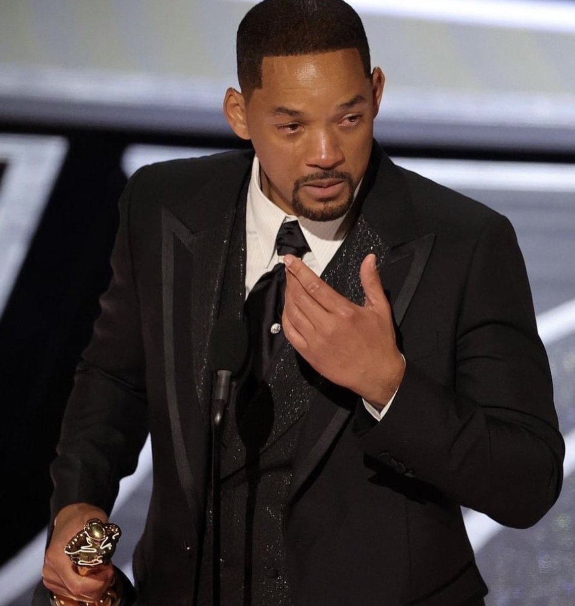 MrNoName823's tweet photo. Will Smith displayed misplaced anger and aggression. Chris Rock was just the last straw. The real source of disrespect for the past few years, has been coming from his WIFE JADA. #WillAndChris #WillSmith #AcademyAwards2022 #Oscars #JadaPinkettSmith https://t.co/hVssizFc0T