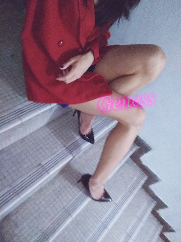Geness51717761's tweet photo. 又是炒冷飯🙈👠
#偽娘 #三性 #帶槍的女人 #腿控 #高跟鞋足交 #反差婊 #cdgirl #heelsaddict #girlwithcock #男の娘 #女装子 https://t.co/8nESPyykAG