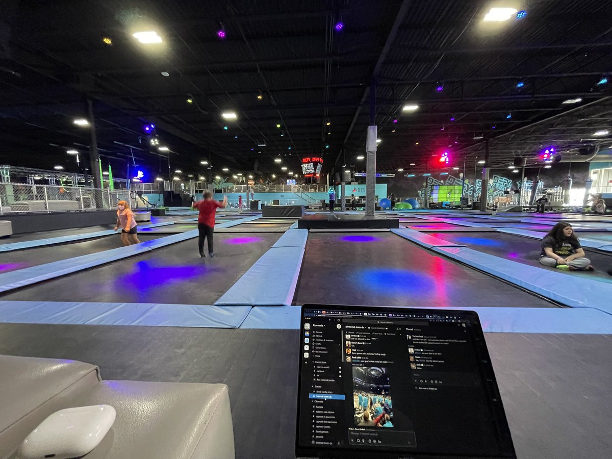 elylucas's tweet photo. Office for the next couple of hours #lastdayofspringbreak https://t.co/q0oYW4cNG3
