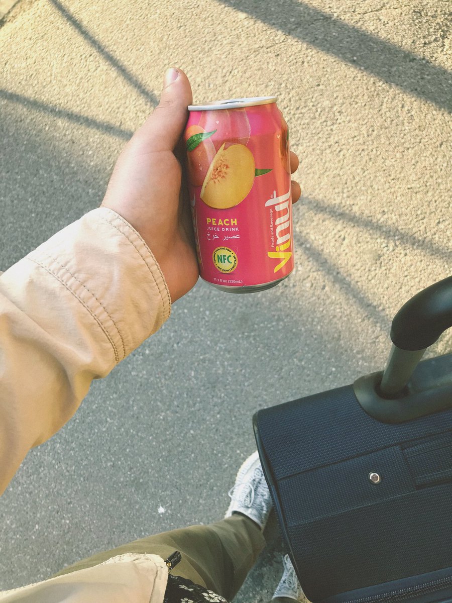 magentastreak's tweet image. i be flyin’ sippin juice
peach
#flying #juice #treeboy