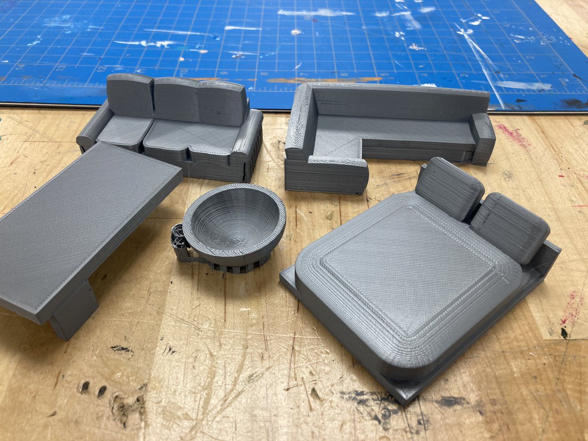 PineCrestSTEM's tweet image. Architectural design happening with Digital Art in the #pcilab #pcvisualarts #pcupperschool. Combining custom 3d prints with laser cut designs, fabric and paint to create their own interior designs.