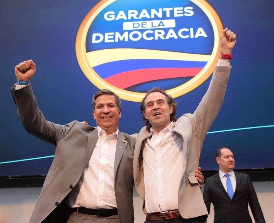 PartidoMIRA's tweet photo. ¡Seguimos en #EquipoPorColombia y para Colombia, con el @PartidoMIRA y @FicoGutierrez #FicoPresidente! 🇨🇴🇨🇴🇨🇴 https://t.co/zwFHLmo9Zi