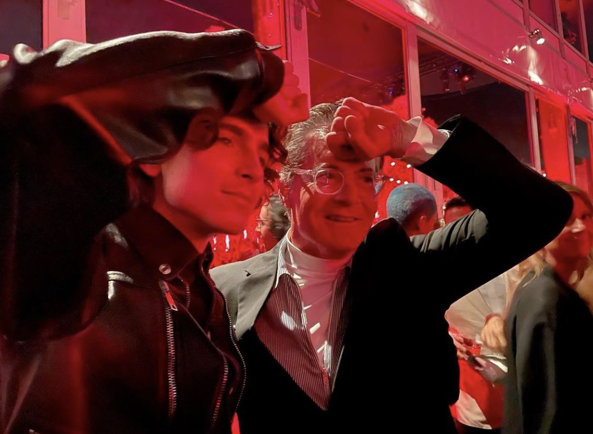 JohnnySobczak's tweet photo. Timothée Chalamet and Kyle MacLachlan after the #Oscars 

(via Joe Walker’s Instagram) https://t.co/eXy983ZcZA