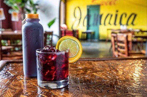 reggaehut's tweet photo. Got patties and plantains on your mind?! Stop by to satisfy your craving and add a refreshing Sorrel or Ginger Beer.

#reggaehut #sorrel #gingerbeer #beverages #CaribbeanFood #htowneats #blackculture #caribbeanculture #foodiehouston #houstonfoodies #instafoodie #blackowned https://t.co/PF1bKQe8BE