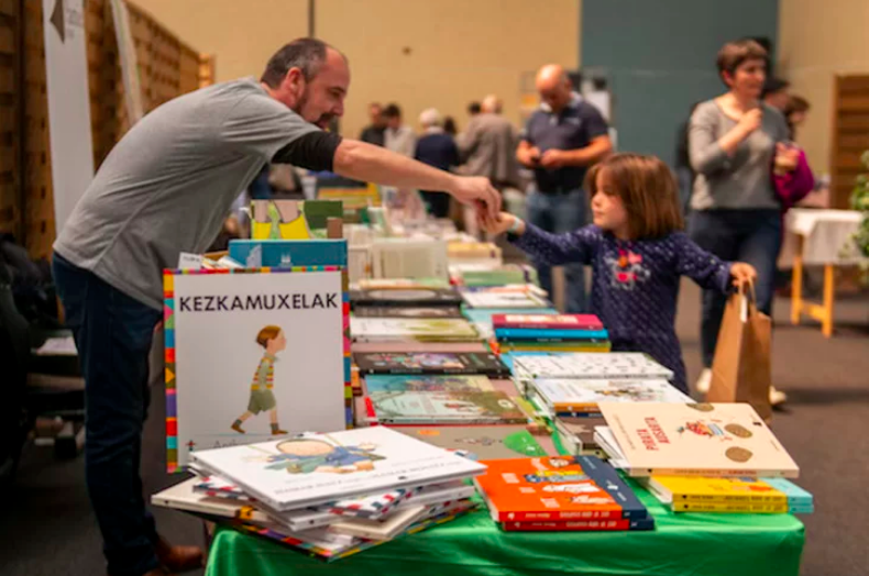 MediabaskInfo's tweet photo. Sare accueille le Biltzar des écrivains les 10 et 11 avril
#Biltzar #livres #Sare
https://t.co/QdjAl9SJor https://t.co/xEuVL2fMwa