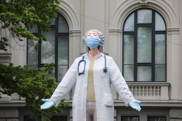 sidhant's tweet photo. This sculpture “Medics to the World” will be unveiled in Bareilly, Uttar Pradesh on March 31st. Sculpture is created by Latvian artist &amp; Member of Parliament Aigars Bikše @deputatsbikse https://t.co/O0cQ6MfZSA